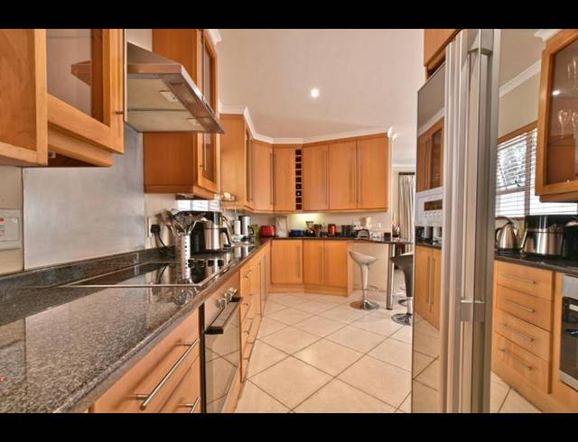 3 BEDROOM HOUSE FOR SALE IN SANDOWN